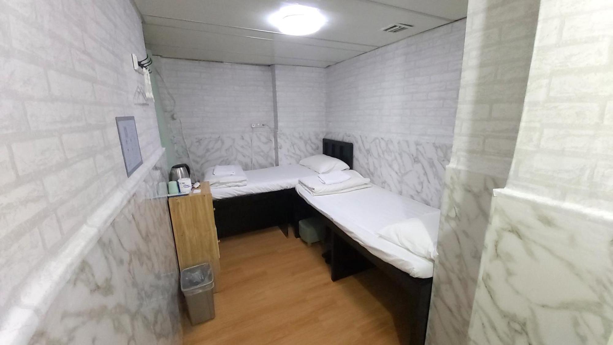 Cozy Inn Jordan Station Гонконг Экстерьер фото