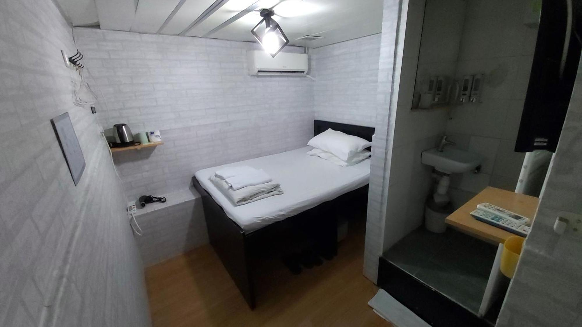 Cozy Inn Jordan Station Гонконг Экстерьер фото